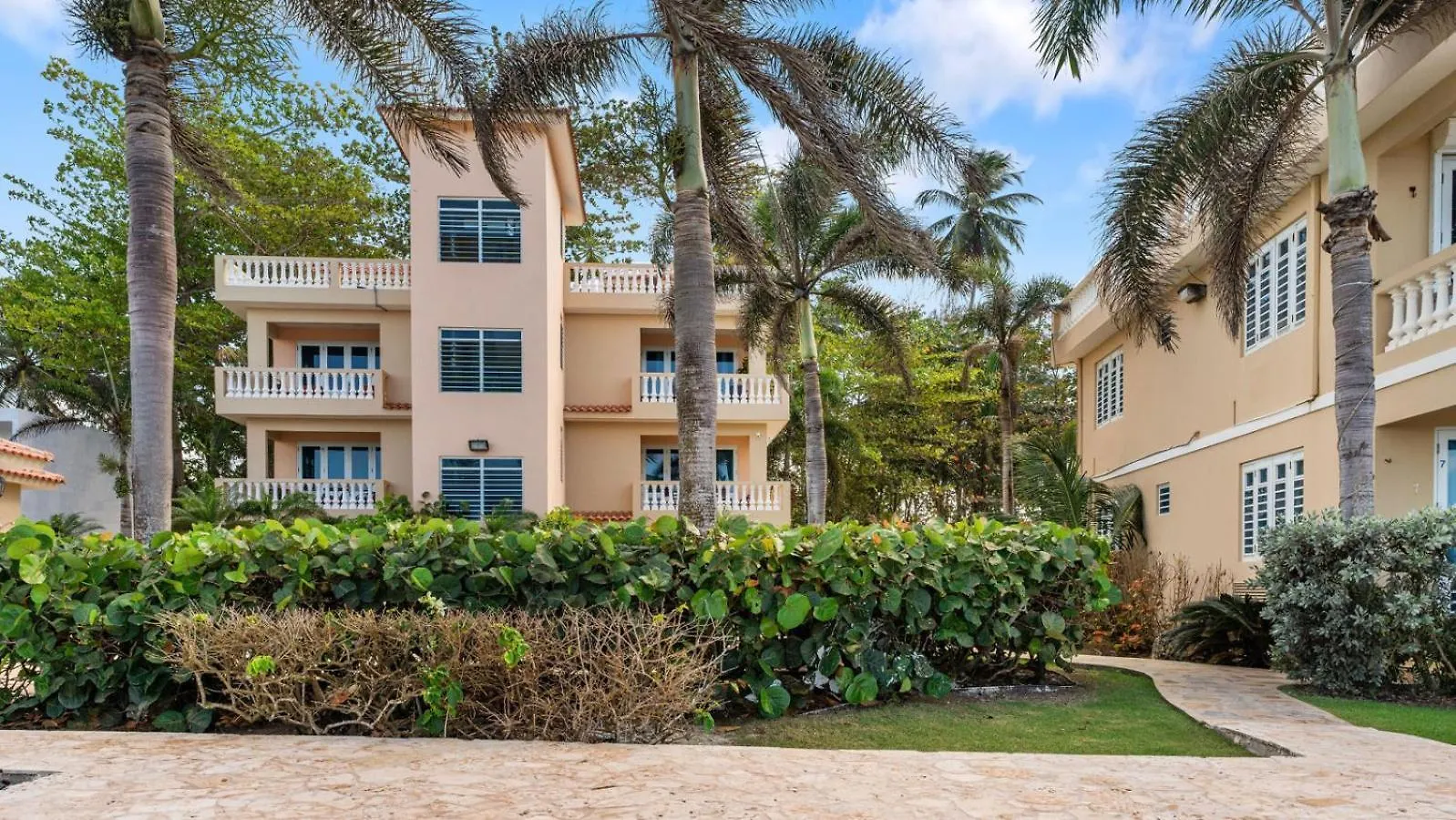 Beachfront Getaway At Ocean View Castle Condo 阿瓜达 0*,