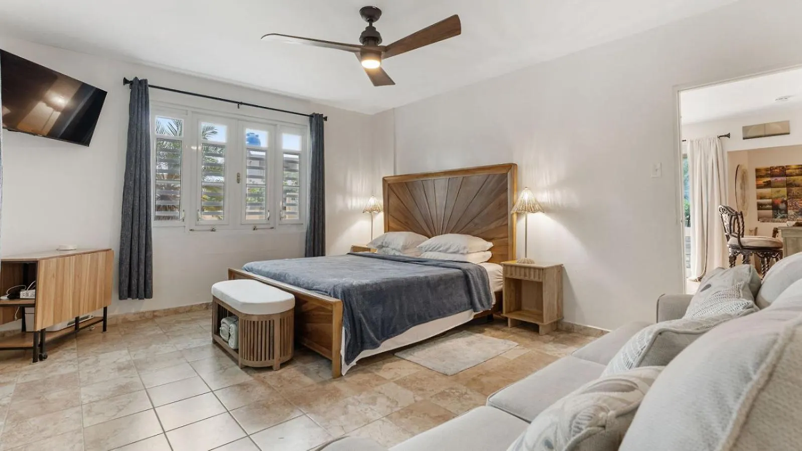 Beachfront Getaway At Ocean View Castle Condo 阿瓜达 0*,  波多黎各